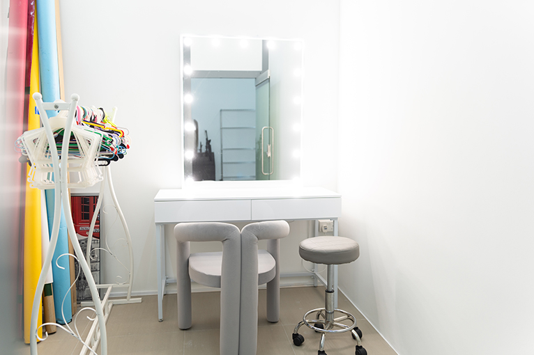 Home 17 h2 photo studio rental 3